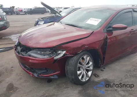 2015 Chrysler 200 S из США, поврежденный, VIN 1C3CCCBB0FN587952